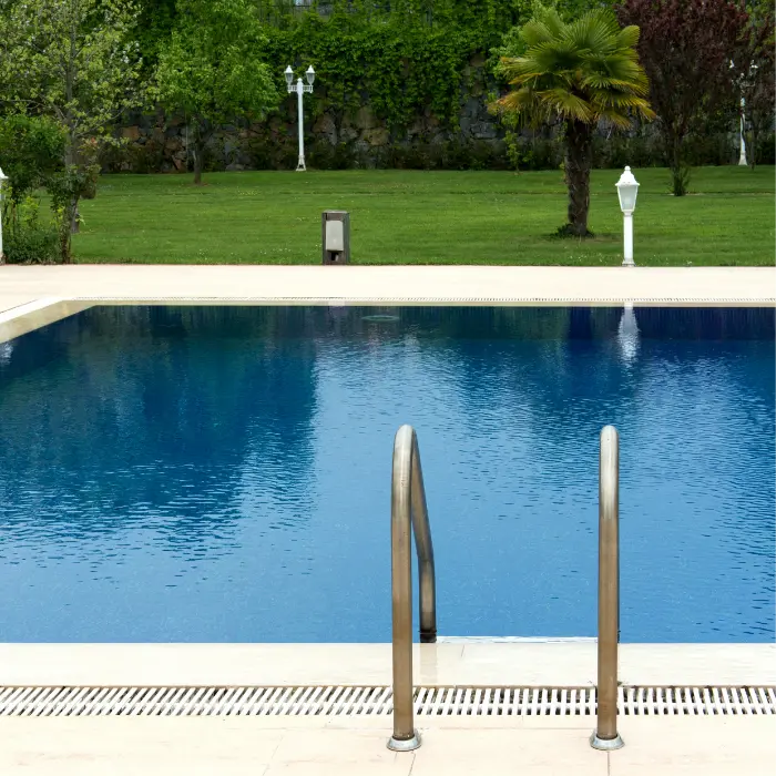 Chantier de terrassement dans le golfe de Saint-Tropez — Piscine
